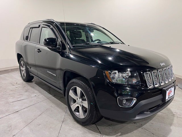 
 2017 Jeep Compass Latitude full									
