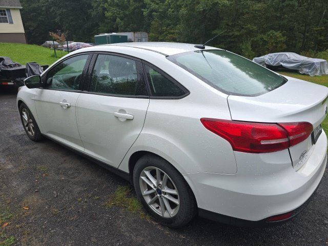 
 2017 Ford Focus SE full									