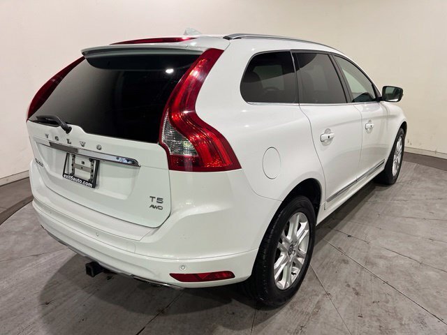 
 2016 Volvo XC60 T5 Platinum full									