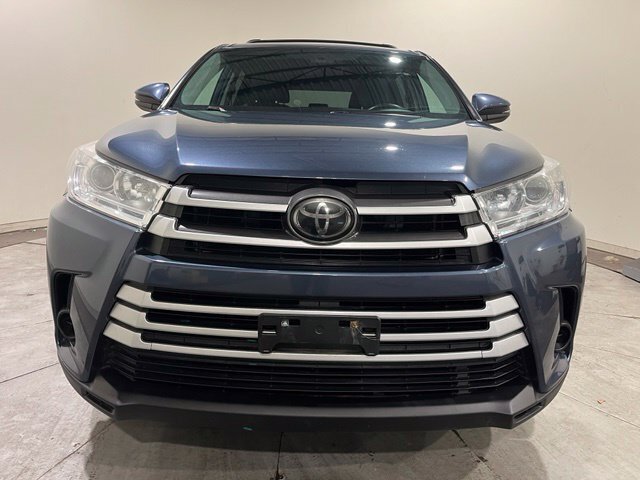 
 2019 Toyota Highlander LE full									