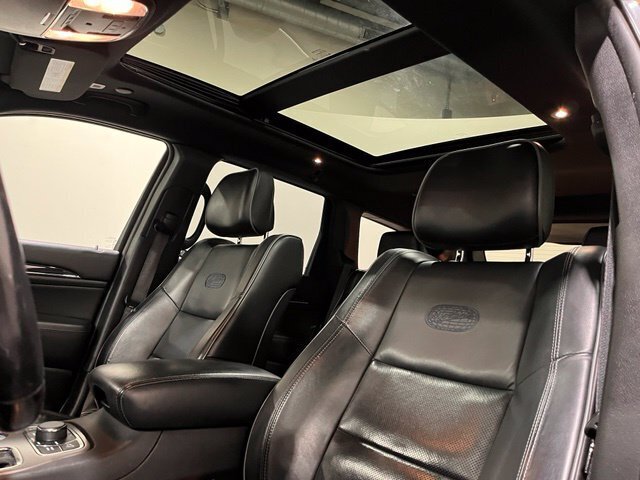 
 2020 Jeep Grand Cherokee Overland full									