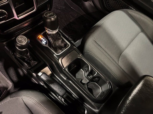 
 2019 Jeep Wrangler Sport full									