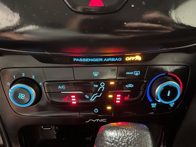 
 2017 Ford Focus SE full									