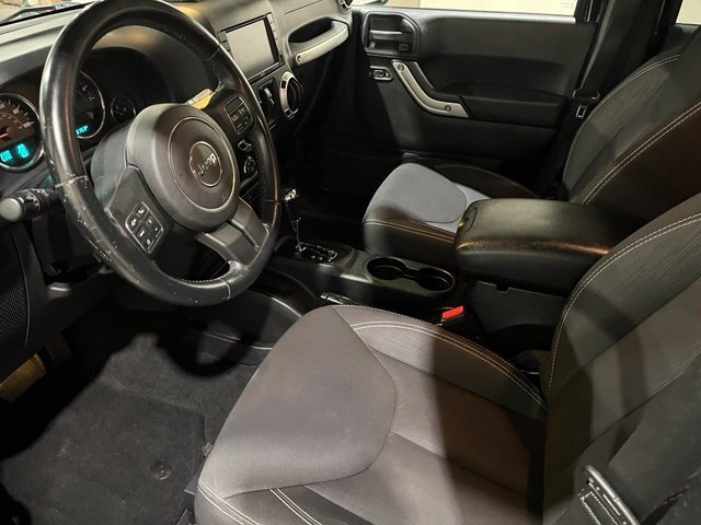 
 2015 Jeep Wrangler Unlimited Rubicon full									