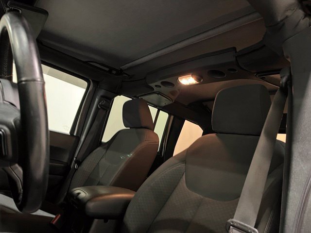 
 2017 Jeep Wrangler Unlimited Sport full									