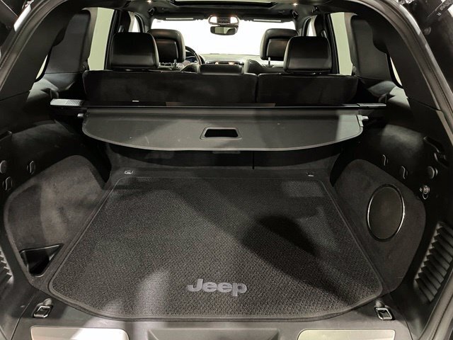 
 2020 Jeep Grand Cherokee Overland full									