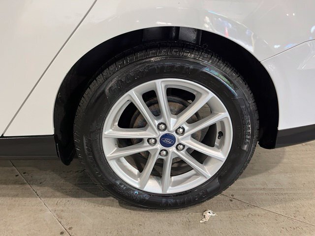
 2017 Ford Focus SE full									