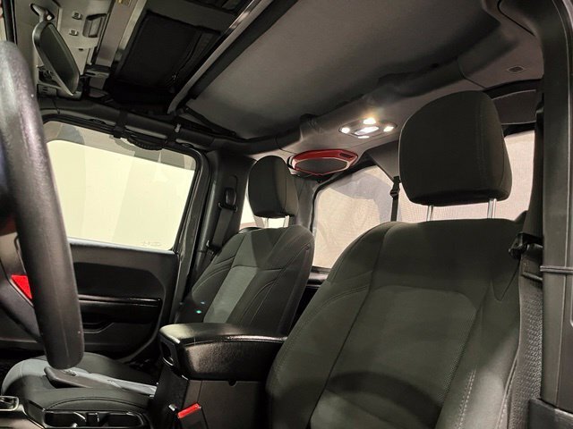 
 2019 Jeep Wrangler Sport full									