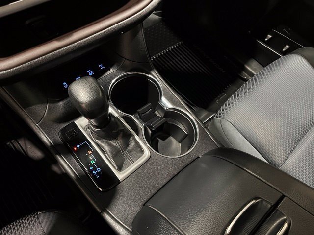 
 2019 Toyota Highlander LE full									