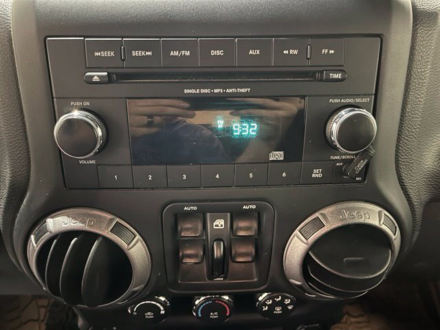 
 2017 Jeep Wrangler Unlimited Sport full									
