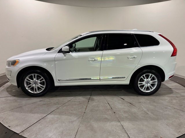 
 2016 Volvo XC60 T5 Platinum full									