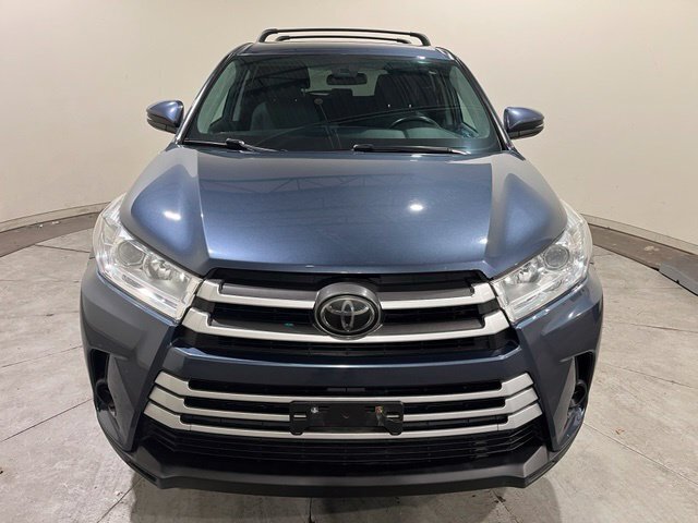
 2019 Toyota Highlander LE full									