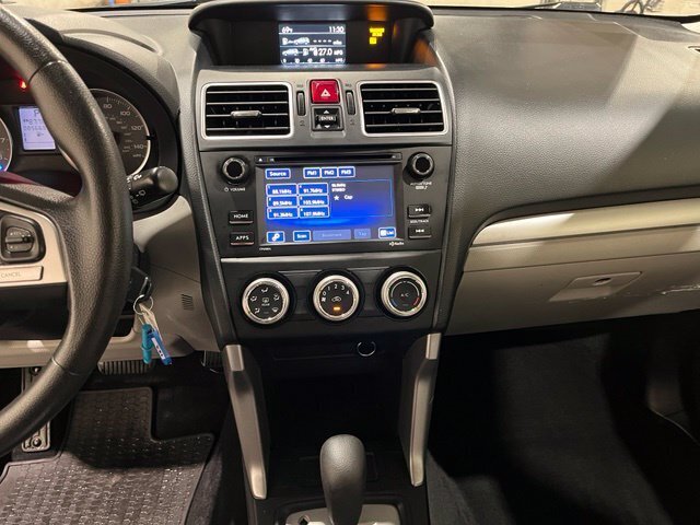 
 2017 Subaru Forester 2.5i full									