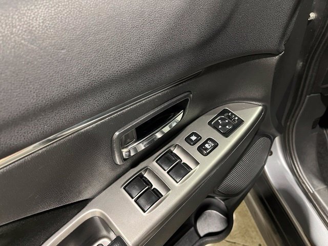 
 2018 Mitsubishi Outlander Sport 2.0 ES full									