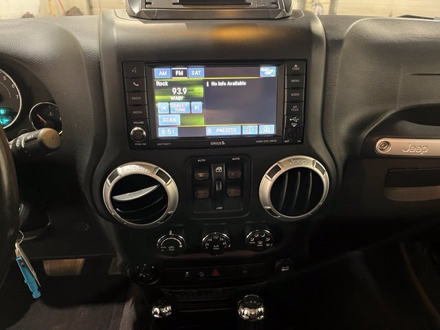 
 2015 Jeep Wrangler Unlimited Rubicon full									