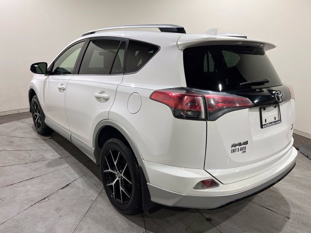 
 2016 Toyota RAV4 SE full									