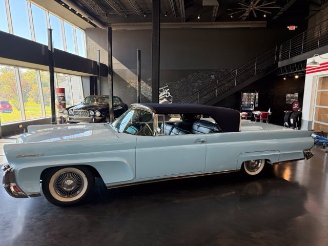 
 1958 Lincoln Continental full									
