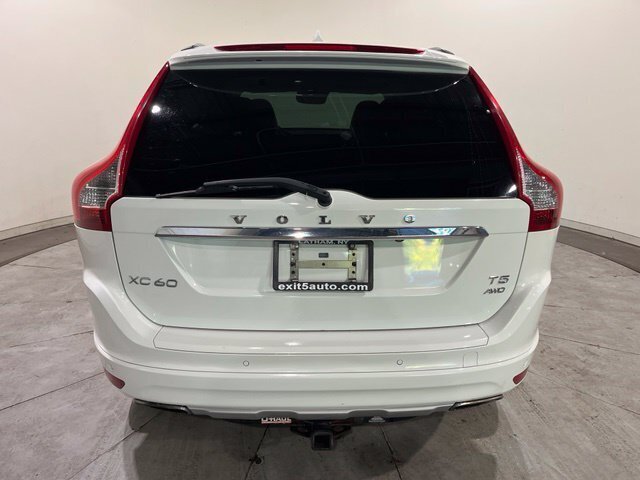 
 2016 Volvo XC60 T5 Platinum full									