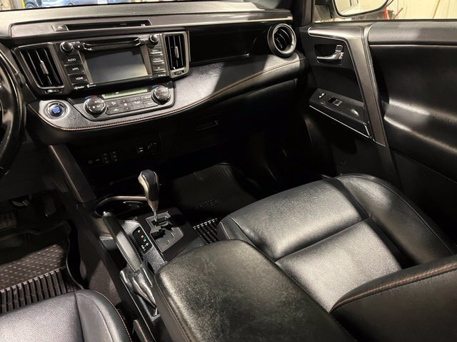 
 2016 Toyota RAV4 SE full									