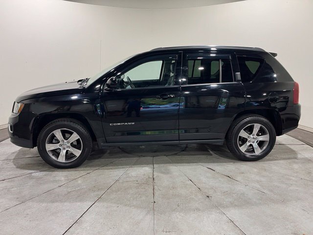 
 2017 Jeep Compass Latitude full									