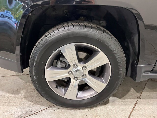 
 2017 Jeep Compass Latitude full									