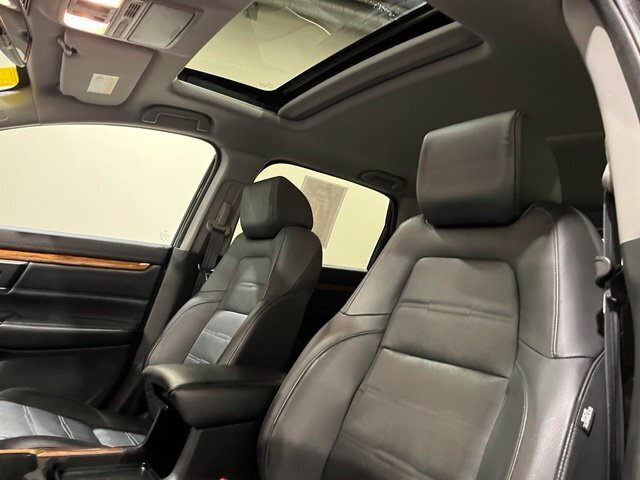 
 2020 Honda CR-V Hybrid Touring full									