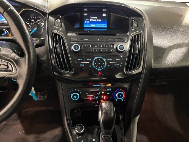 
 2017 Ford Focus SE full									