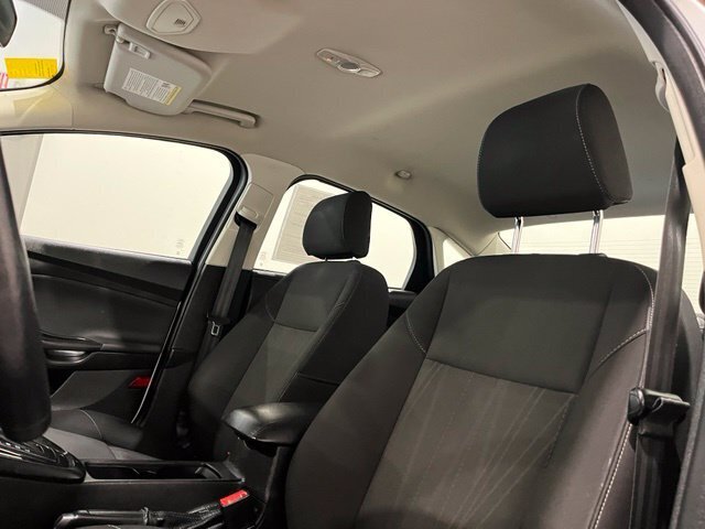 
 2017 Ford Focus SE full									