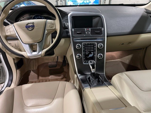 
 2016 Volvo XC60 T5 Platinum full									