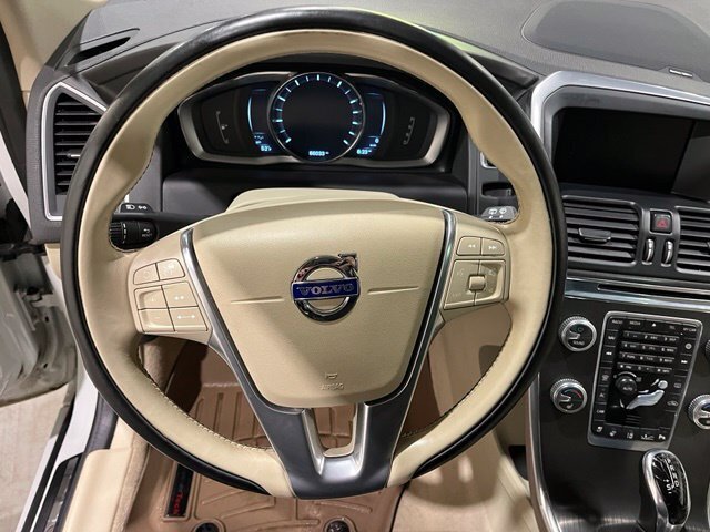 
 2016 Volvo XC60 T5 Platinum full									