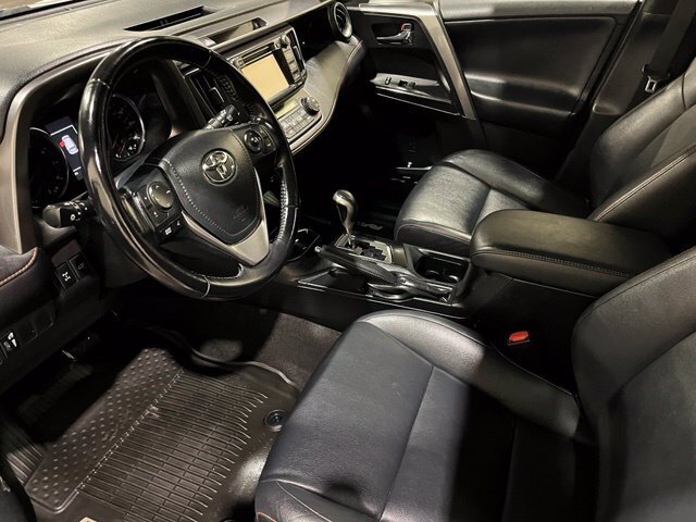 
 2016 Toyota RAV4 SE full									