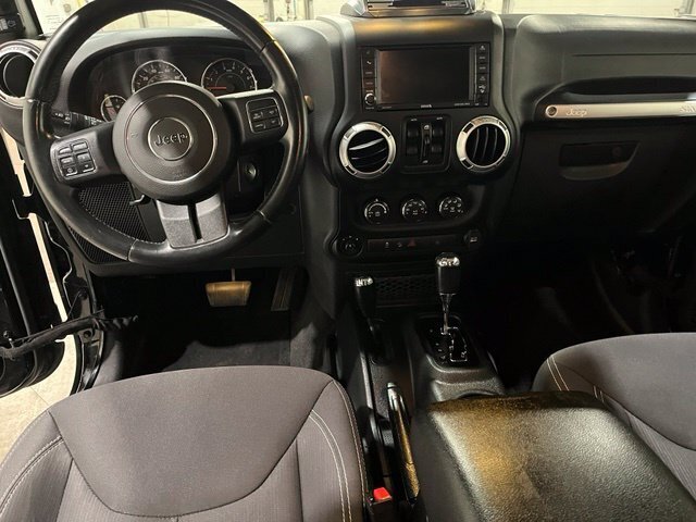 
 2015 Jeep Wrangler Unlimited Rubicon full									