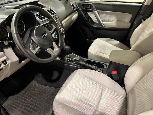 
 2017 Subaru Forester 2.5i full									