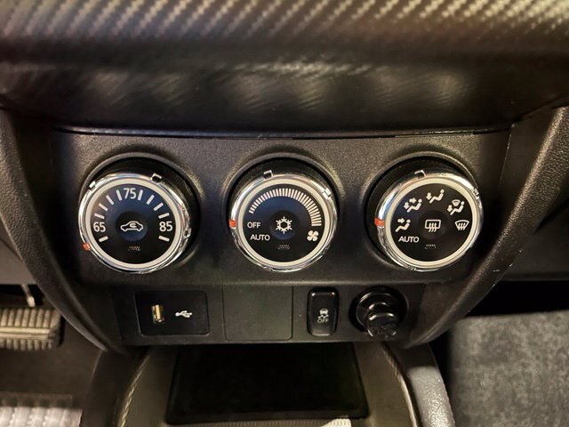 
 2018 Mitsubishi Outlander Sport 2.0 ES full									