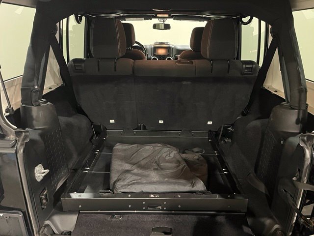 
 2015 Jeep Wrangler Unlimited Rubicon full									