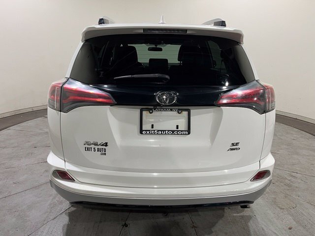 
 2016 Toyota RAV4 SE full									