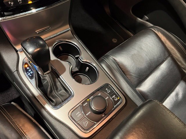 
 2020 Jeep Grand Cherokee Overland full									