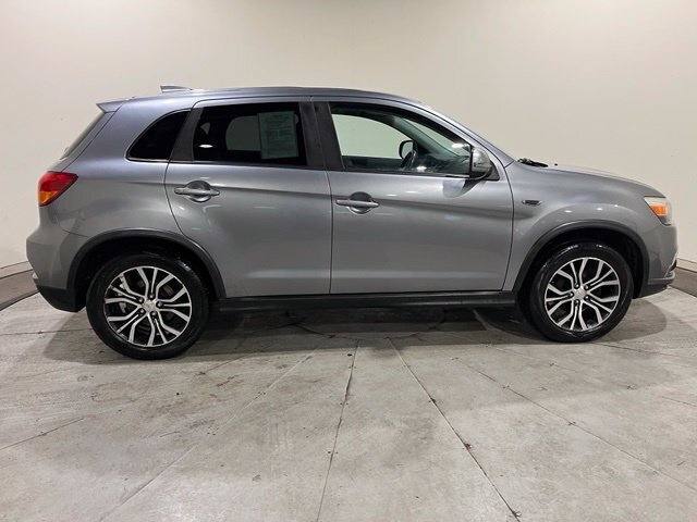 
 2018 Mitsubishi Outlander Sport 2.0 ES full									