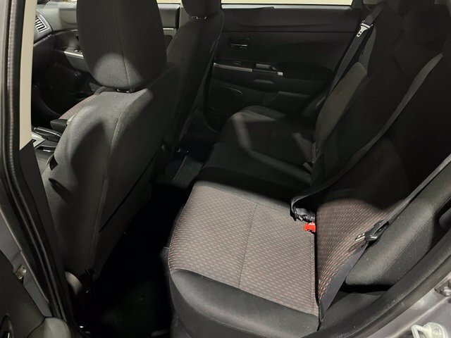 
 2018 Mitsubishi Outlander Sport 2.0 ES full									