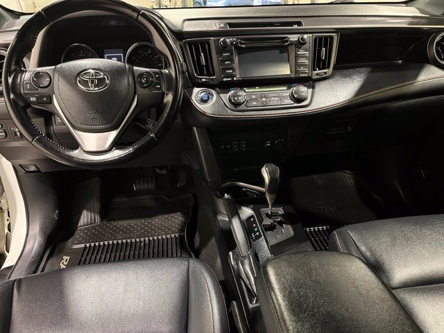 
 2016 Toyota RAV4 SE full									