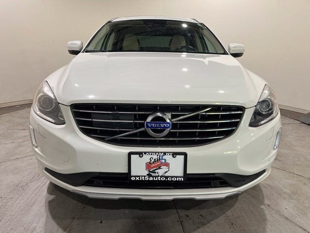 
 2016 Volvo XC60 T5 Platinum full									