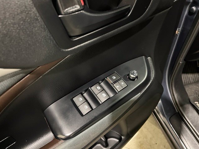 
 2019 Toyota Highlander LE full									